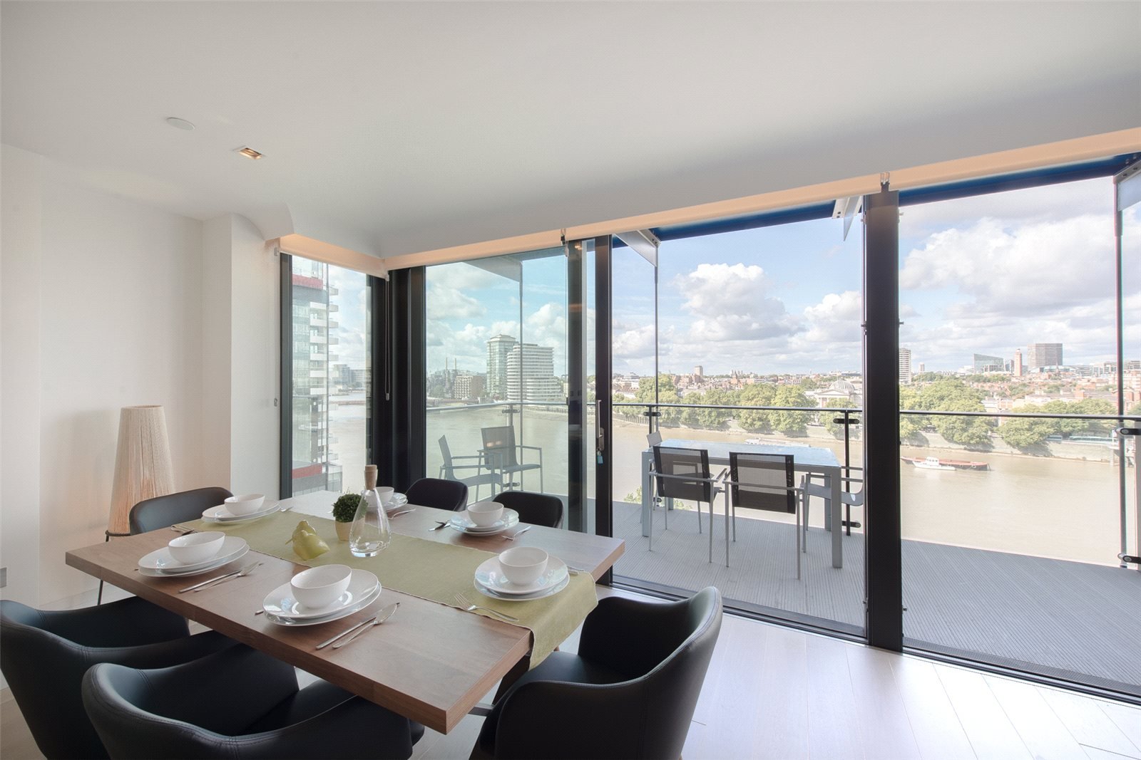 Stunning brand new apartment in a prime location on the Albert Embankment