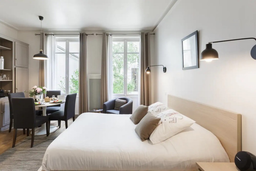 Apartment close to Eiffel Tower