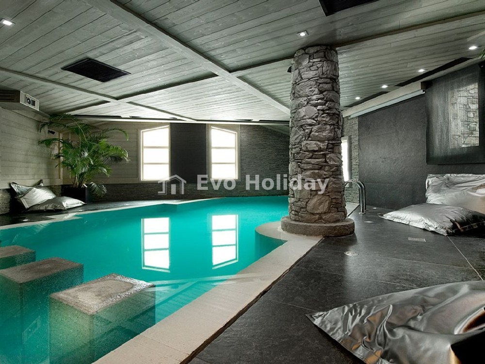 Luxury Chalet With Ski Access In Val-d'Isère