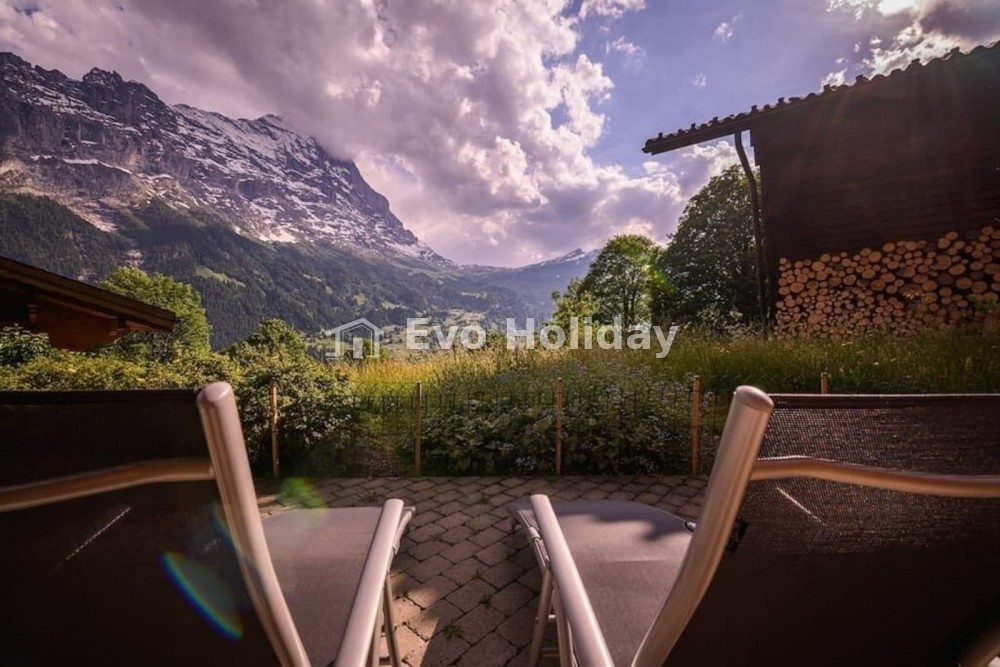 Stunning Chalet with Mountain View