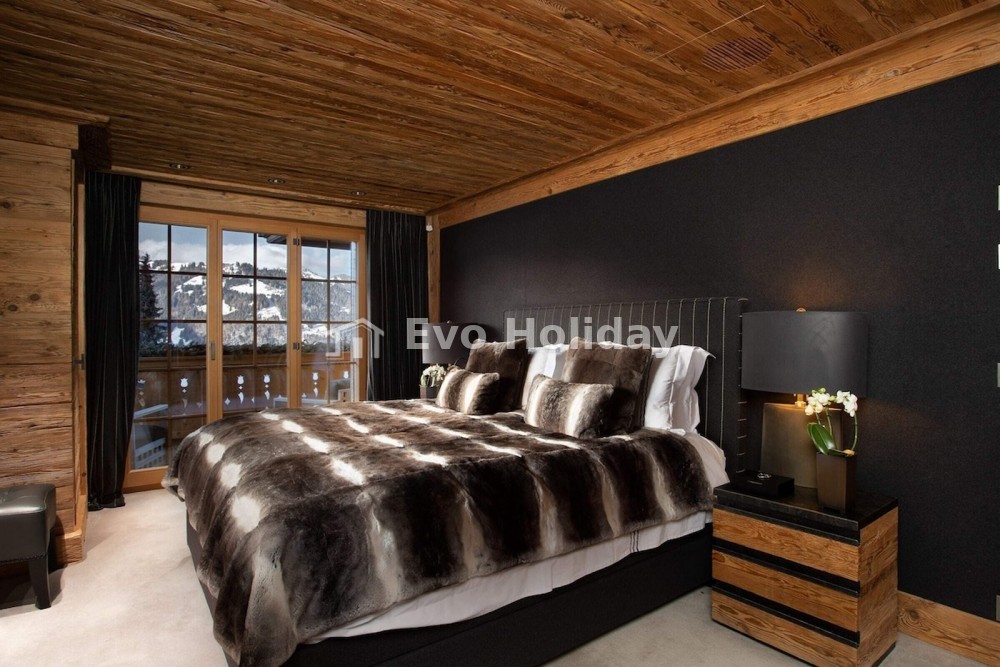 Chalet with private pool & spa