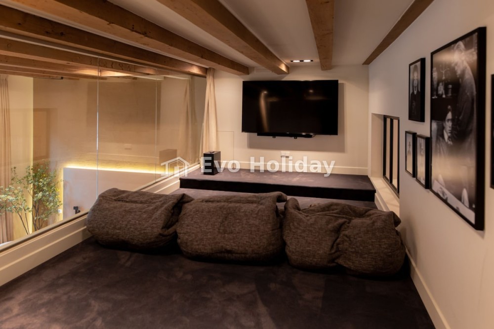 Luxury apartment in Amsterdam center