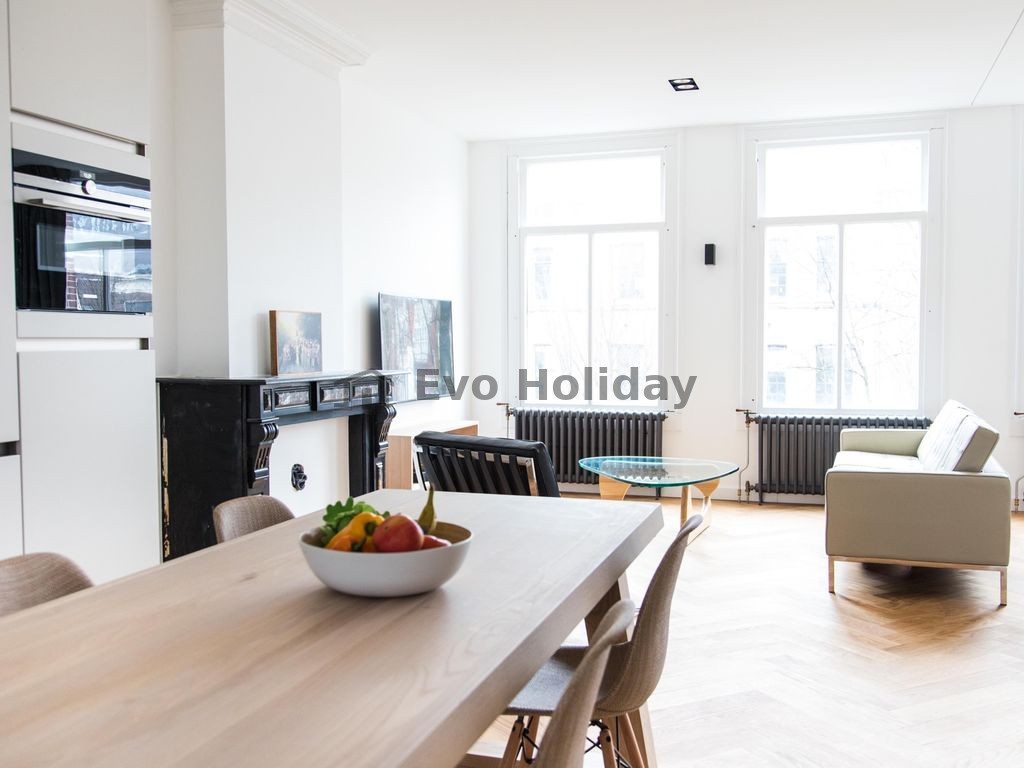Luxury Apartment in Amsterdam Canal