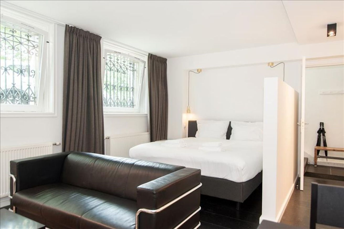 Stay in the heart of Amsterdam