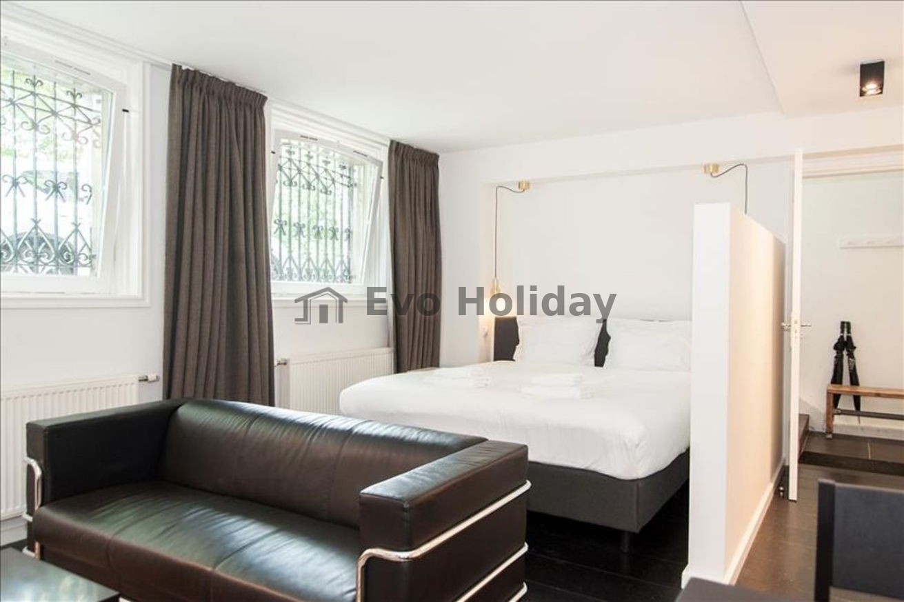 Stay in the heart of Amsterdam