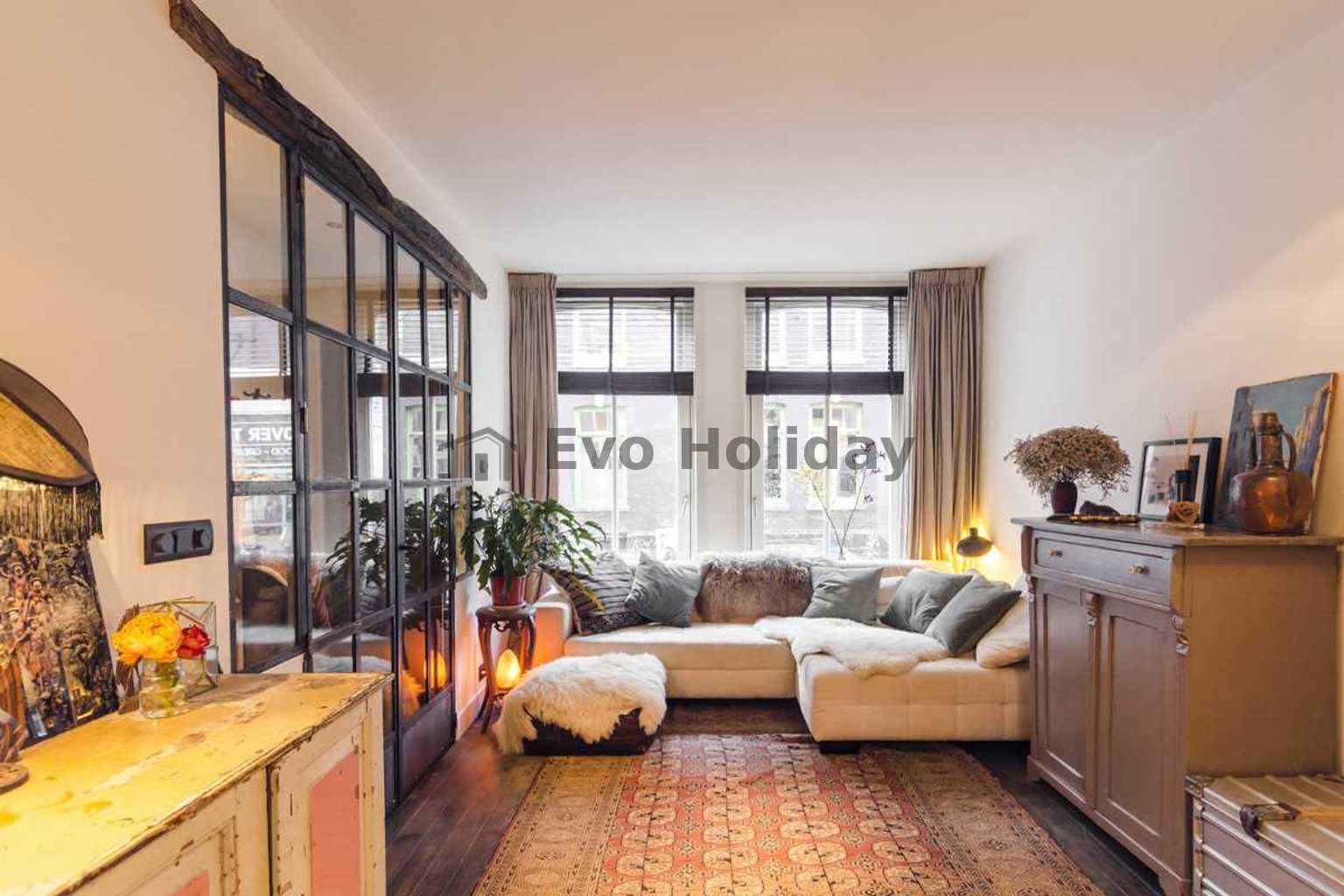 Warm and luxurious 2 bedroom