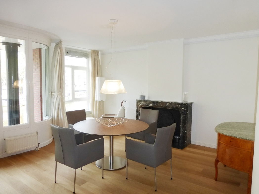 2 bedroom apartment with 2 bathrooms