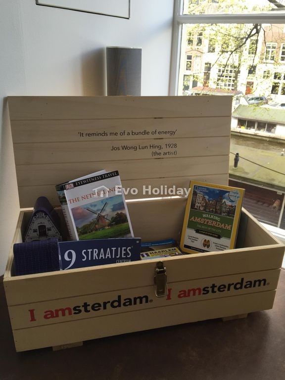 Large apartment with great waterview at PRINSENGRACHT