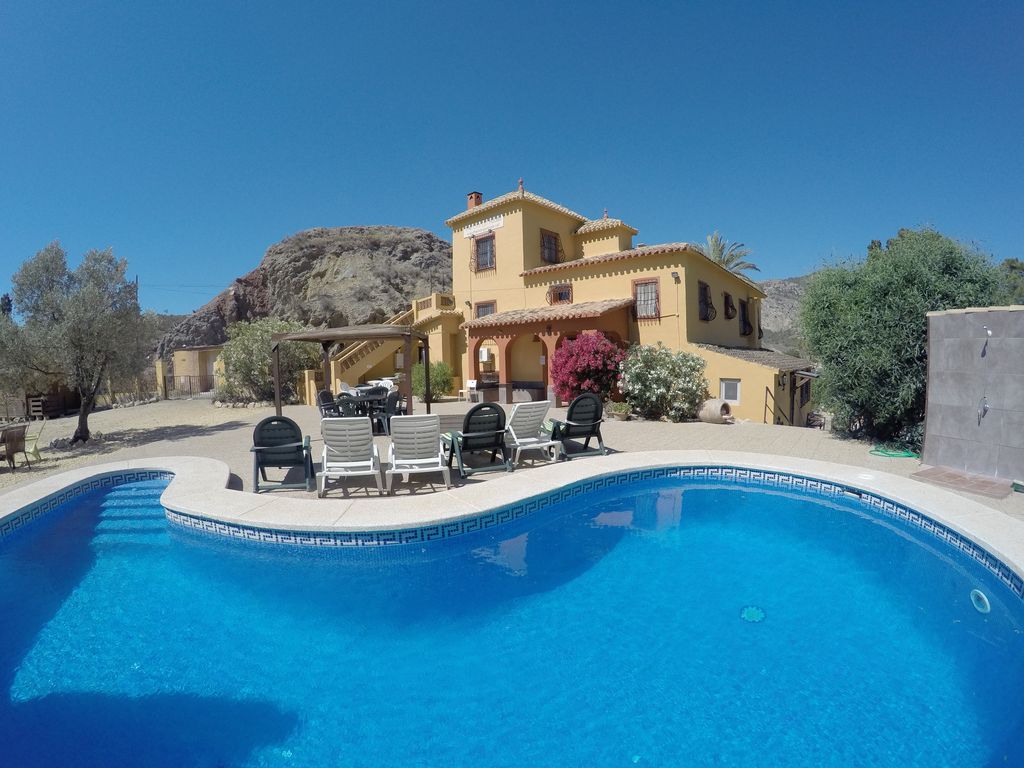 Villa Wow For Family Friendly