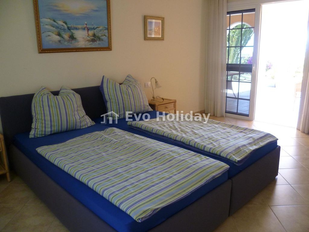 Beautiful apartment with pool, WIFI and parking