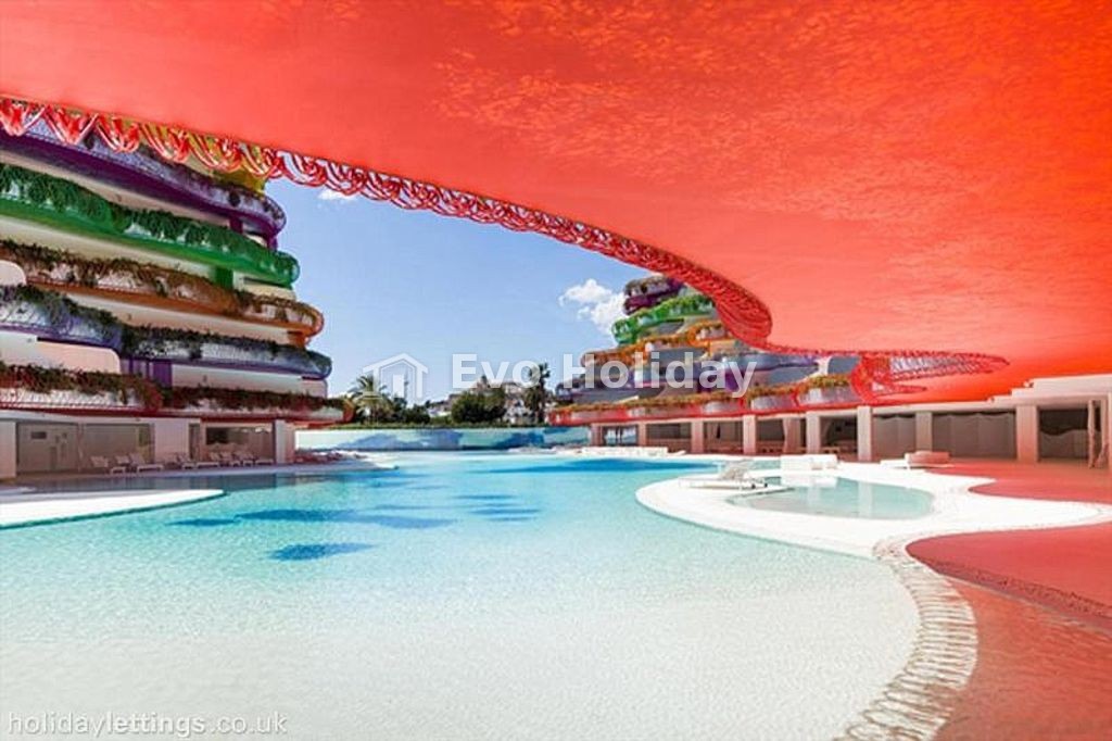 Two Bathroom Apartment In Las Boas
