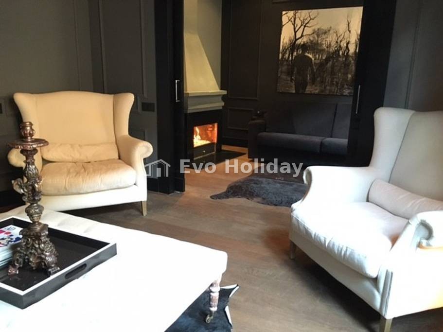 Luxury apartment XVI Century